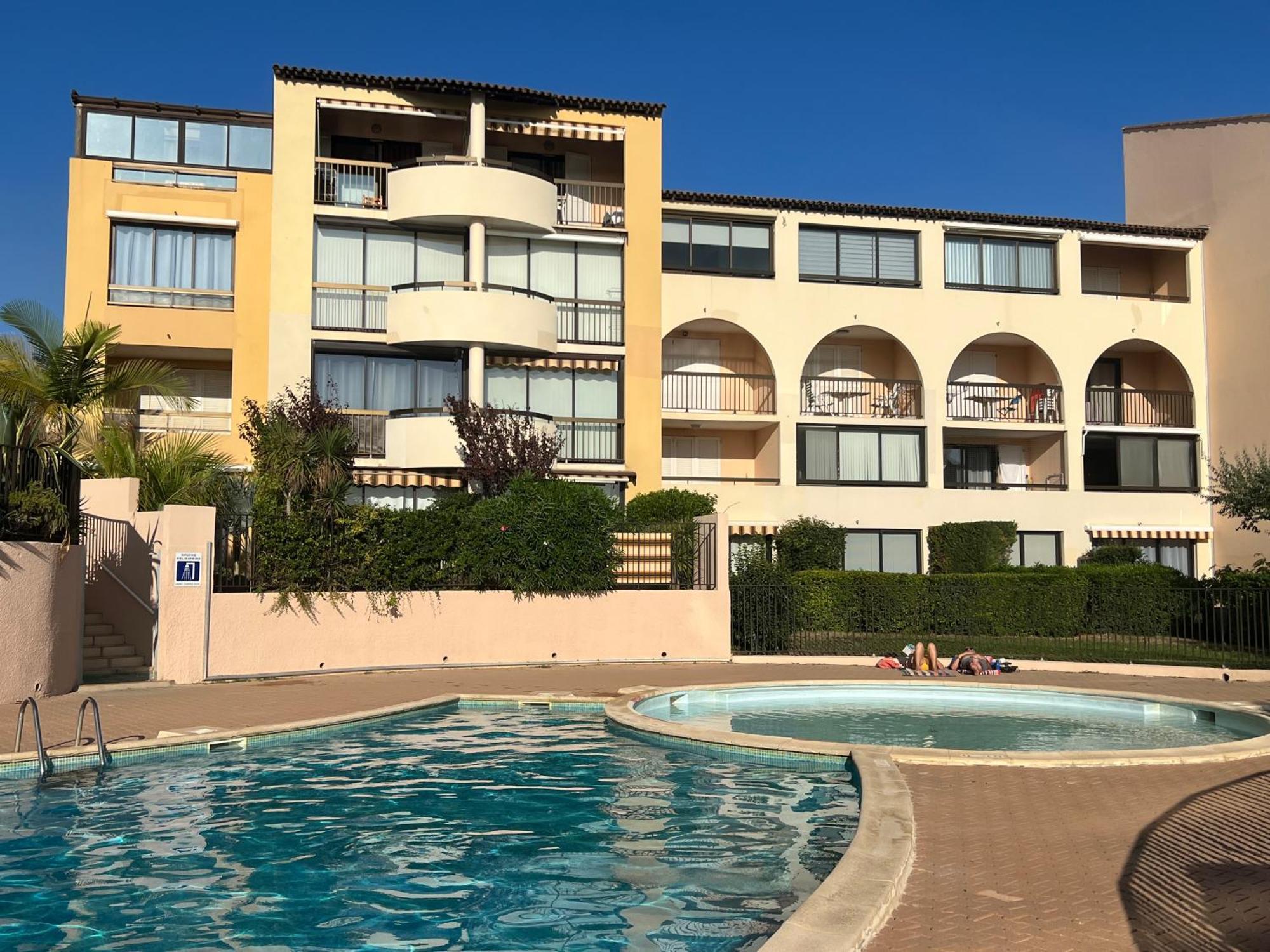 T2 Rez De Jardin Plage Piscines Vue Mer Parking Terrasse Commerces Apartment Six-Fours-les-Plages Exterior photo